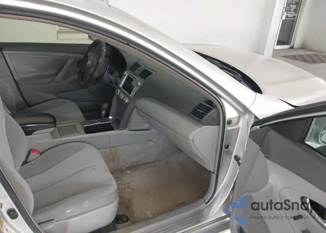 2011 Toyota Camry z USA, uszkodzony, nr VIN 4T1BF3EK7BU167790